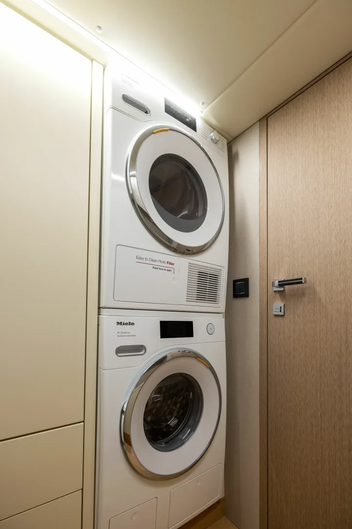 Slide: The Image of Absolute Navetta 64 2024 - 6000350