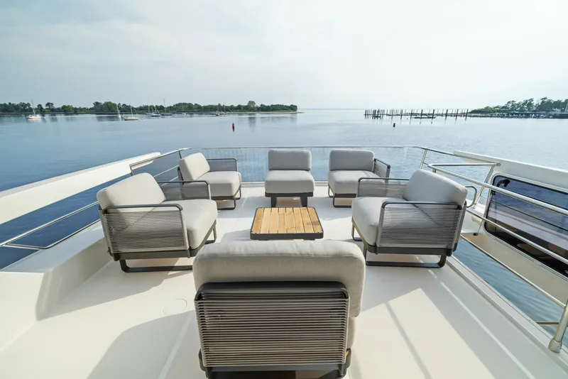 Slide: The Image of Absolute Navetta 64 2024 - 6000316