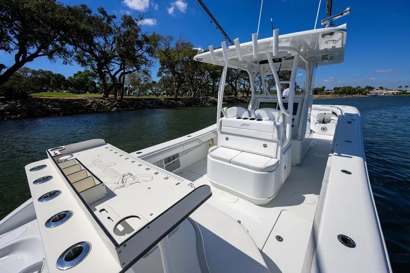 Slide: The Image of Yellowfin 34 - Cockpit 2023 Yellowfin 34 Offshore - 7680818
