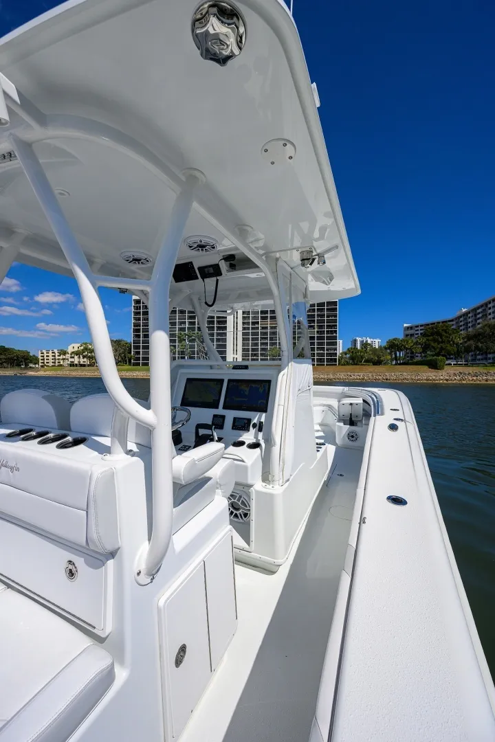 Slide: The Image of Yellowfin 34 - Helm 2023 Yellowfin 34 Offshore - 7680809