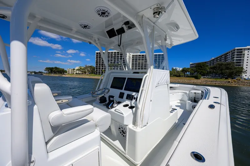 Slide: The Image of Yellowfin 34 - Helm 2023 Yellowfin 34 Offshore - 7680808