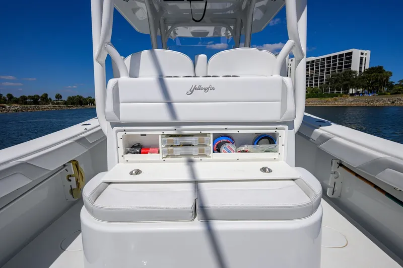 Slide: The Image of Yellowfin 34 - Cockpit 2023 Yellowfin 34 Offshore - 7680814