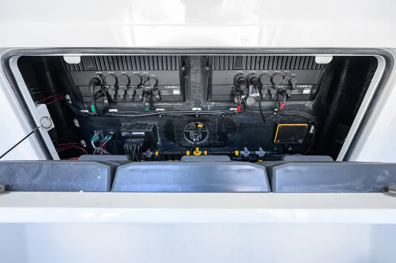 Slide: The Image of Yellowfin 34 - Cockpit 2023 Yellowfin 34 Offshore - 7680823