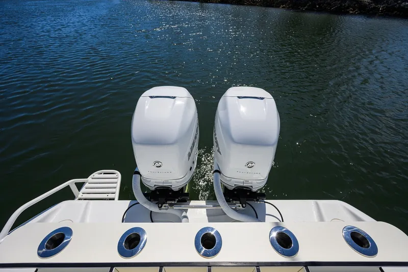Slide: The Image of Yellowfin 34 - Engines 2023 Yellowfin 34 Offshore - 7680825