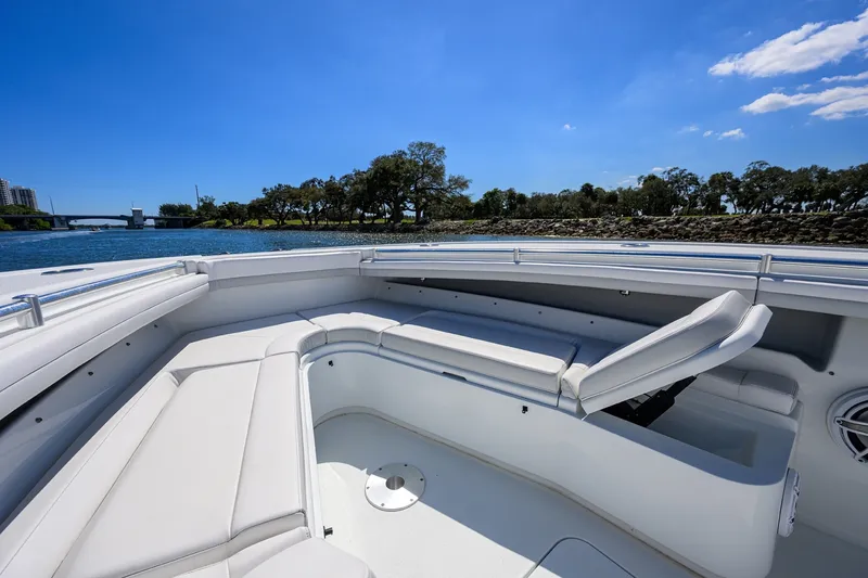 Slide: The Image of Yellowfin 34 Offshore 2023 - 6000020