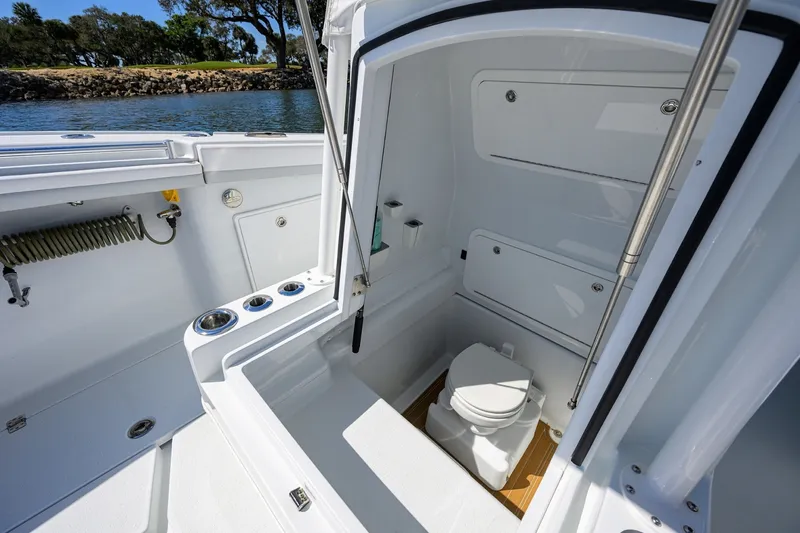 Slide: The Image of Yellowfin 34 - Head 2023 Yellowfin 34 Offshore - 7680800