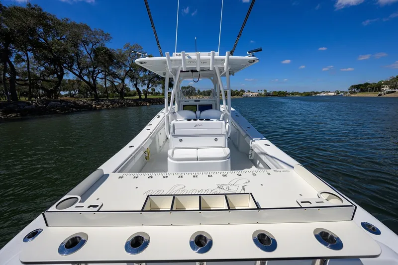 Slide: The Image of Yellowfin 34 - Cockpit 2023 Yellowfin 34 Offshore - 7680817