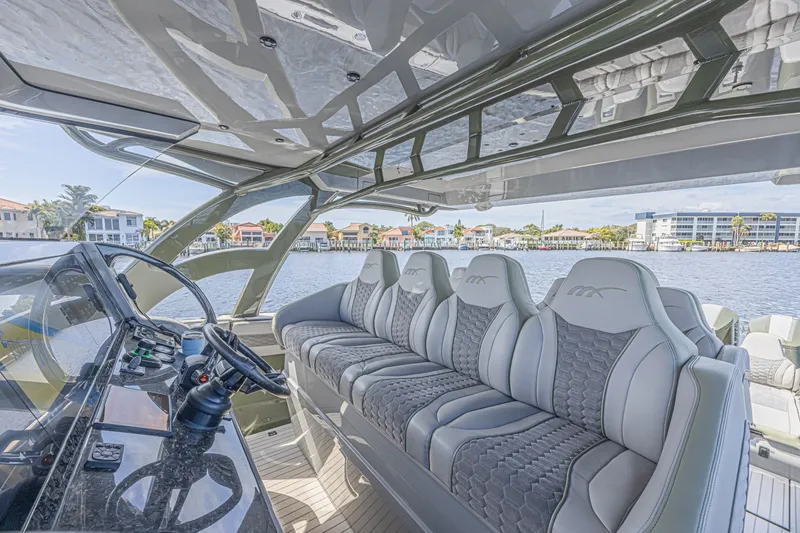 Slide: The Image of Midnight Express 52 Vitesse 2025 - 6055376