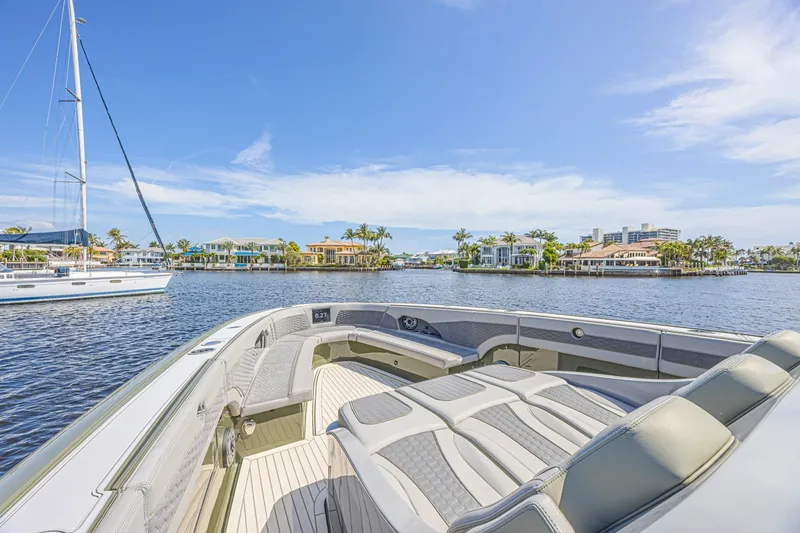 Slide: The Image of Midnight Express 52 Vitesse 2025 - 6055377