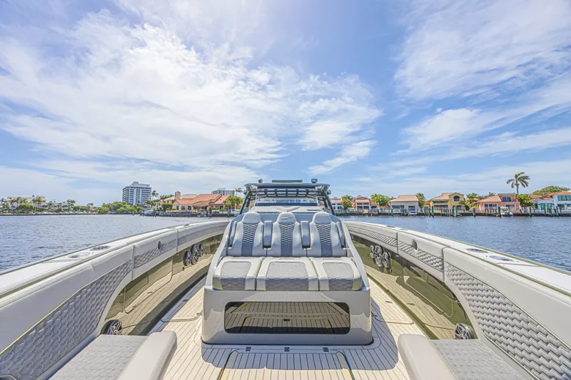 Slide: The Image of Midnight Express 52 Vitesse 2025 - 6055379