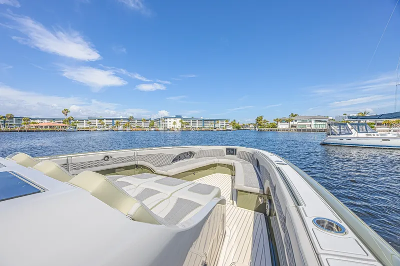 Slide: The Image of Midnight Express 52 Vitesse 2025 - 6055380