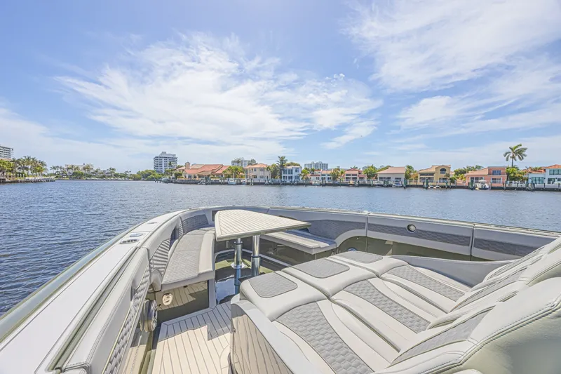 Slide: The Image of Midnight Express 52 Vitesse 2025 - 6055382