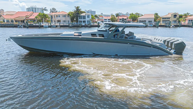 Slide: The Image of Midnight Express 52 Vitesse 2025 - 6055364