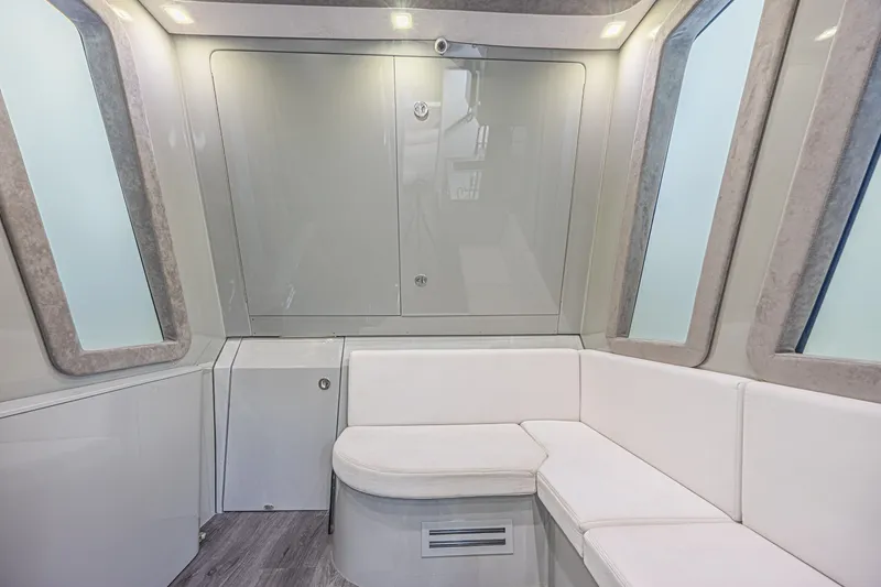 Slide: The Image of Midnight Express 52 Vitesse 2025 - 6055392