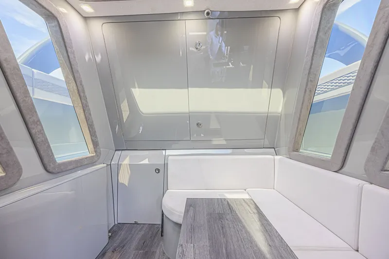 Slide: The Image of Midnight Express 52 Vitesse 2025 - 6055393