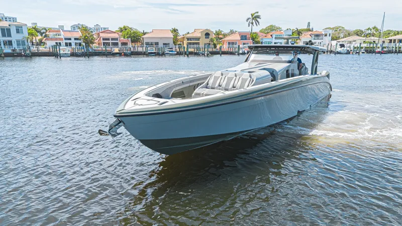 Slide: The Image of Midnight Express 52 Vitesse 2025 - 6055366