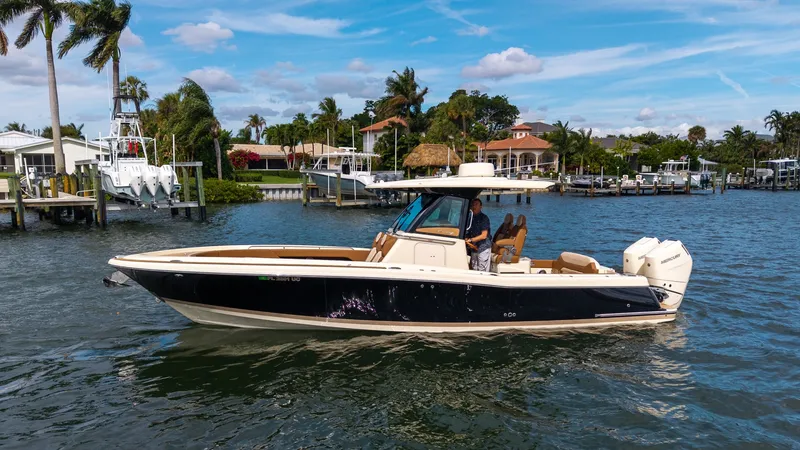 The Image of Chris-Craft 31 Catalina 2026 - undefined