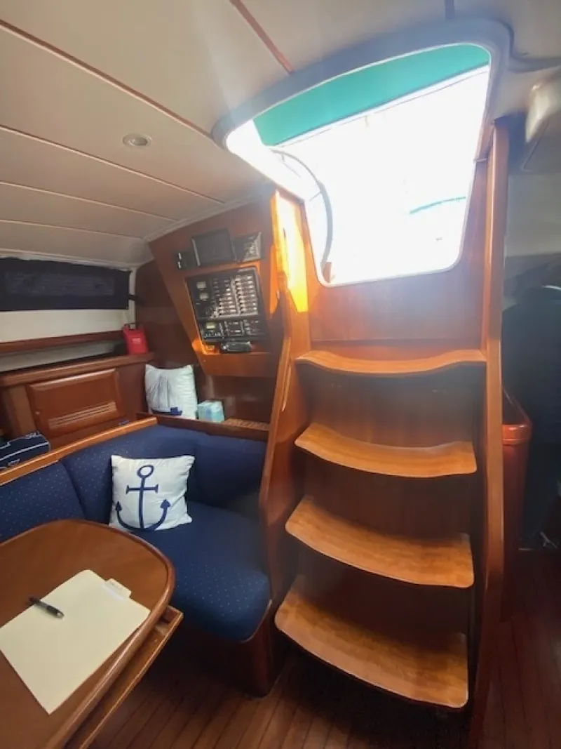 Slide: The Image of Beneteau 42 CC 2005 - 6000476