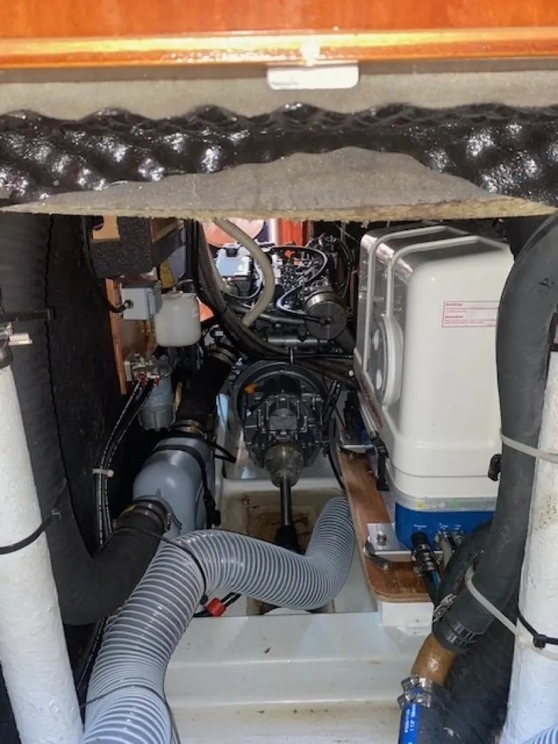 Slide: The Image of Beneteau 42 CC 2005 - 6000469