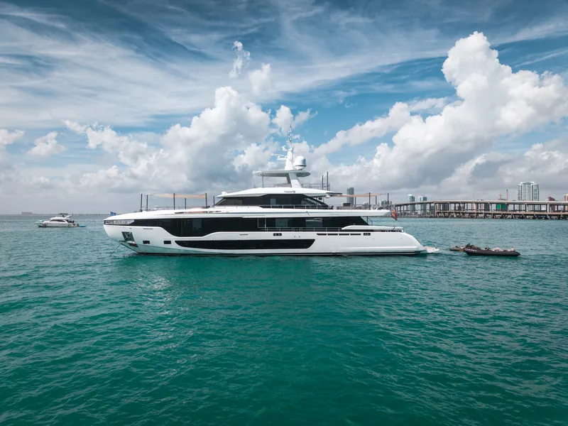 Slide: The Image of Azimut 36 METER 2024 - 6000586