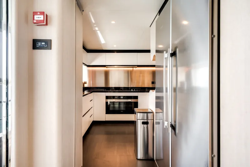 Slide: The Image of Azimut 36 METER 2024 - 6000658