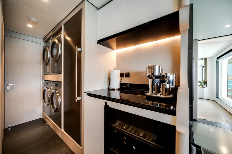 Slide: The Image of Azimut AZ36 2024 - 6000662