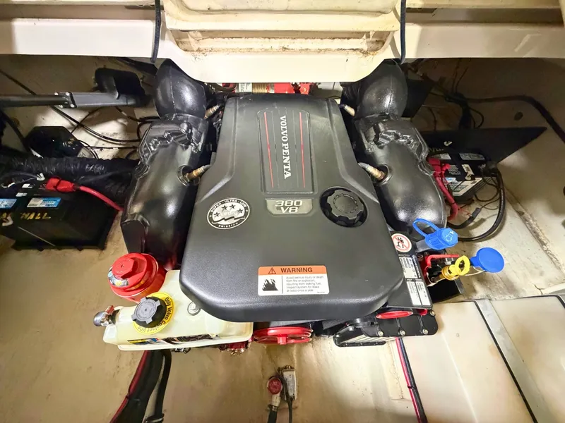 Slide: The Image of Regal 2800 Bowrider 2019 - 6001503