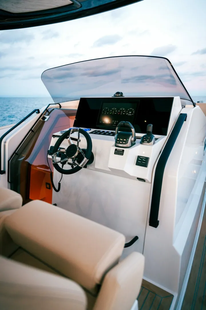 Slide: The Image of Tesoro T40 2024 - 6001610