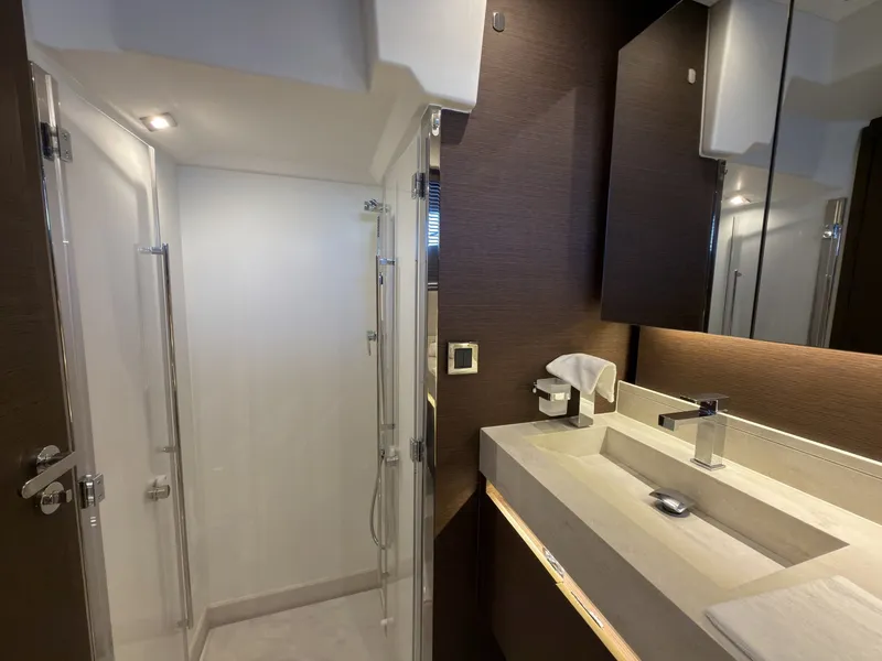 Slide: The Image of Prestige 520 2023 - 6014581