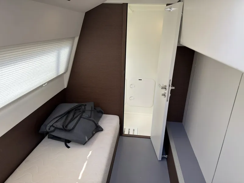 Slide: The Image of Prestige 520 2023 - 6014594