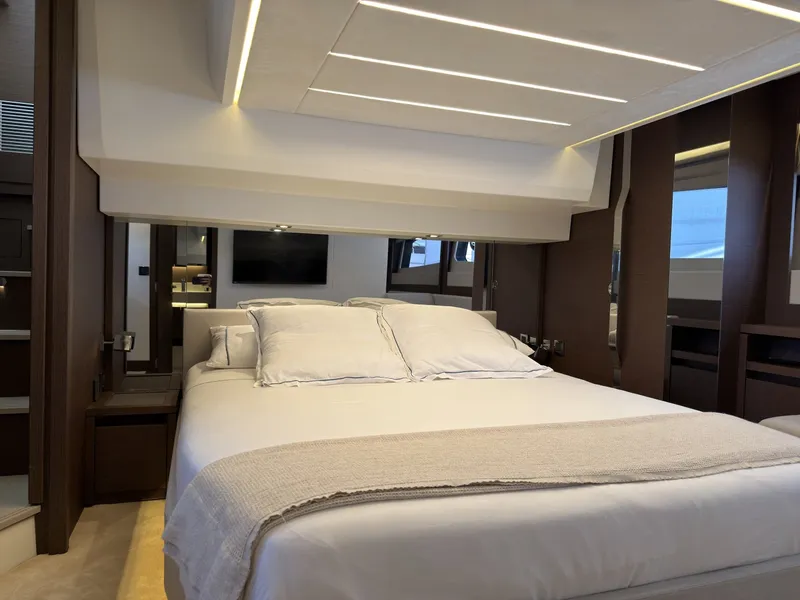 Slide: The Image of Prestige 520 2023 - 6014574