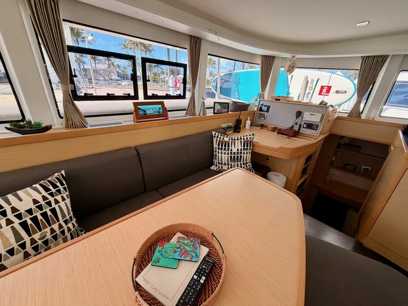 Slide: The Image of Lagoon 42 2020 - 6001786