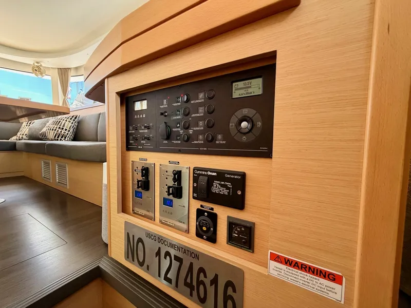 Slide: The Image of Lagoon 42 2020 - 6001779