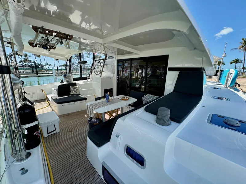 Slide: The Image of Lagoon 42 2020 - 6001794