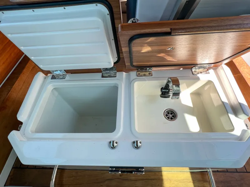 Slide: The Image of Axopar 28 Cabin 2020 - 6002076