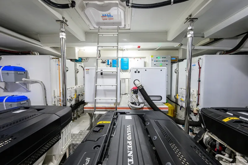 Slide: The Image of Azimut 78 - DT78 - Engine Room 2024 Azimut 78 Fly - DT78 - 7674047