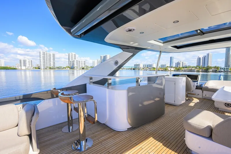 Slide: The Image of Azimut 78 - DT78 - Flybridge 2024 Azimut 78 Fly - DT78 - 7674025