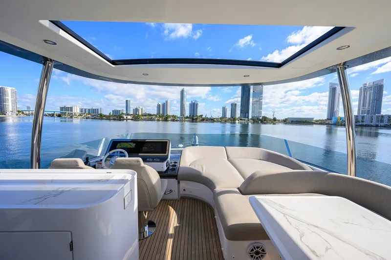 Slide: The Image of Azimut 78 - DT78 - Flybridge 2024 Azimut 78 Fly - DT78 - 7674032