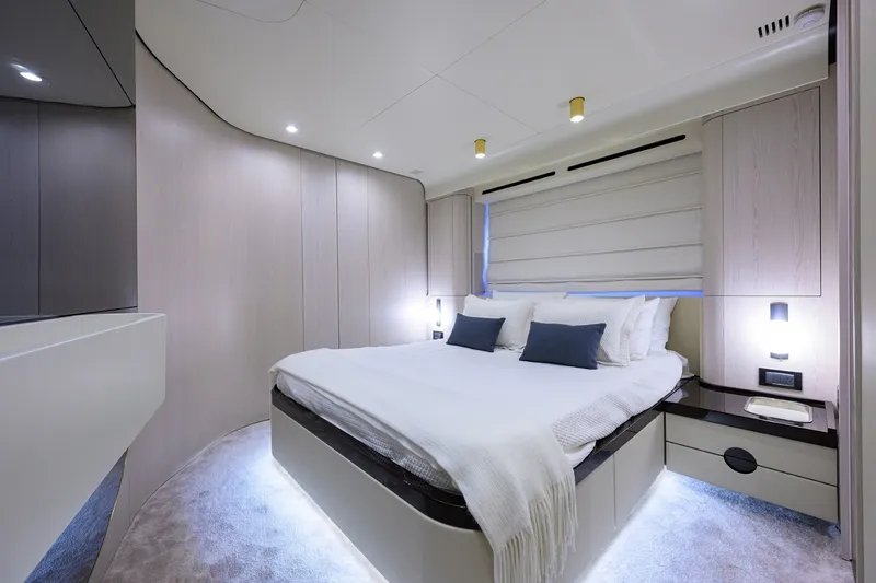 Slide: The Image of Azimut 78 - DT78 - Forward Stateroom 2024 Azimut 78 Fly - DT78 - 7673999