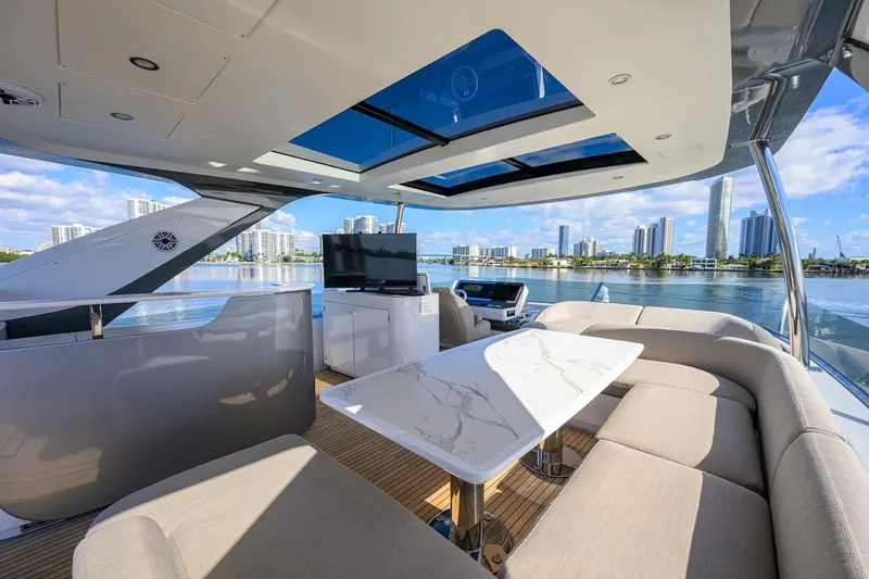 Slide: The Image of Azimut 78 - DT78 - Flybridge 2024 Azimut 78 Fly - DT78 - 7674030