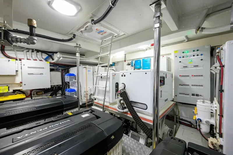 Slide: The Image of Azimut 78 - DT78 - Engine Room 2024 Azimut 78 Fly - DT78 - 7674051