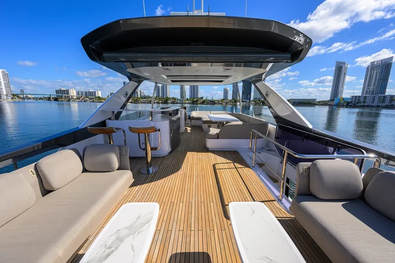 Slide: The Image of Azimut 78 - DT78 - Flybridge 2024 Azimut 78 Fly - DT78 - 7674021