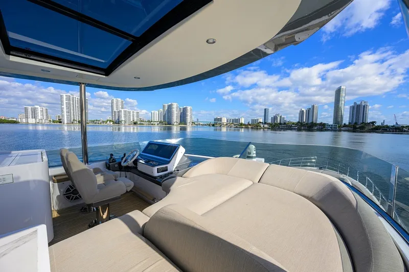Slide: The Image of Azimut 78 - DT78 - Flybridge 2024 Azimut 78 Fly - DT78 - 7674033