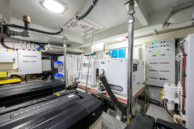 Slide: The Image of Azimut Fly 78 2024 - 6001851