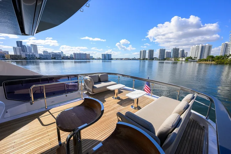 Slide: The Image of Azimut 78 - DT78 - Flybridge 2024 Azimut 78 Fly - DT78 - 7674022