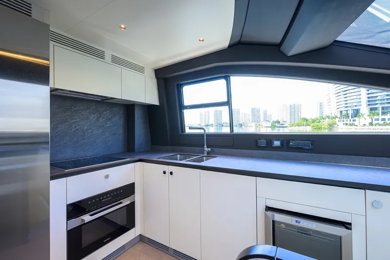 Slide: The Image of Azimut 78 - DT78 - Dinette 2024 Azimut 78 Fly - DT78 - 7673986