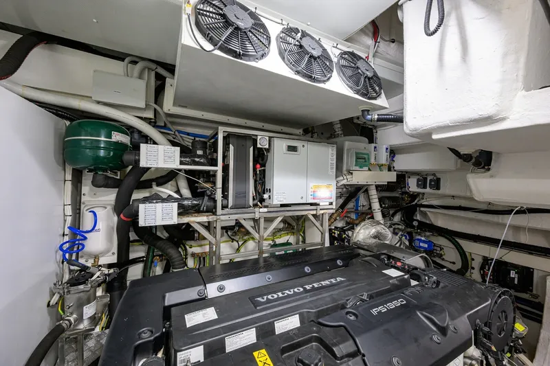 Slide: The Image of Azimut 78 - DT78 - Engine Room 2024 Azimut 78 Fly - DT78 - 7674049