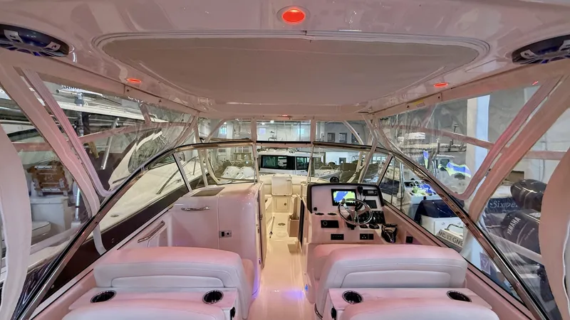 Slide: The Image of Grady-White Freedom 285 2023 - 6002195