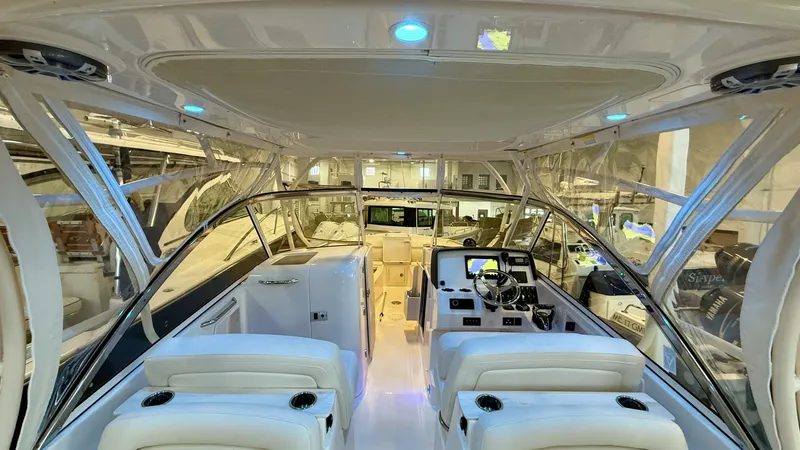 Slide: The Image of Grady-White Freedom 285 2023 - 6002197