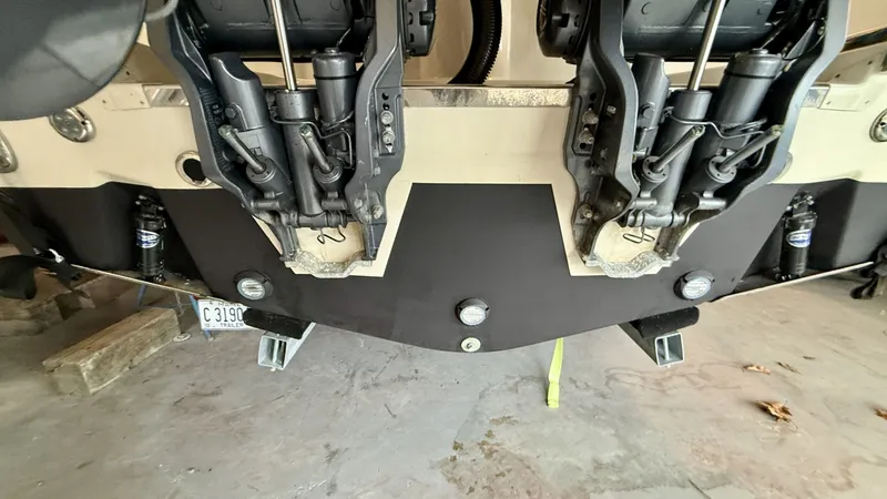 Slide: The Image of Grady-White Freedom 285 2023 - 6002187